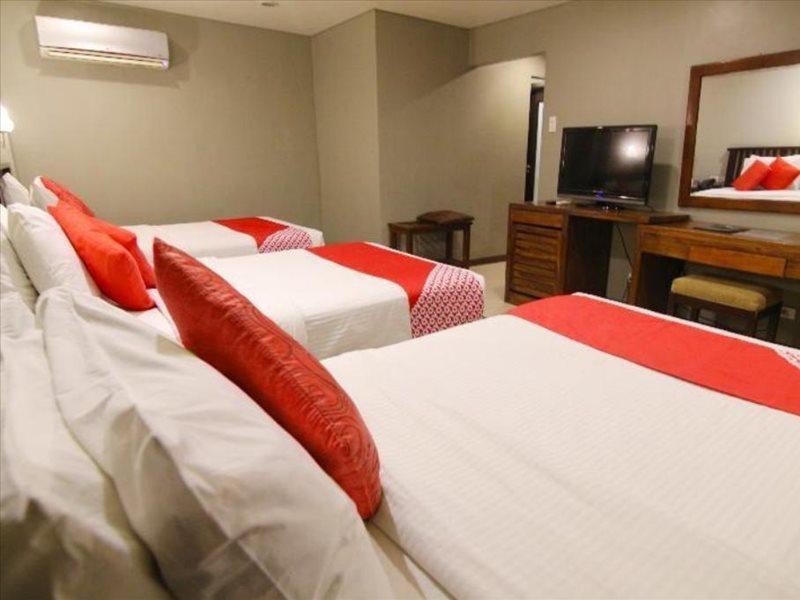 Oyo 103 Artina Suites Hotel Makati City Eksteriør bilde