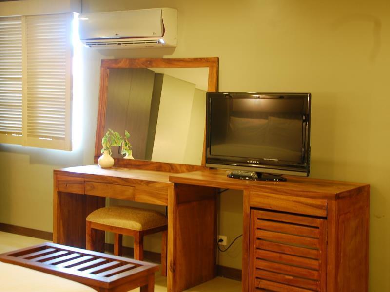 Oyo 103 Artina Suites Hotel Makati City Eksteriør bilde
