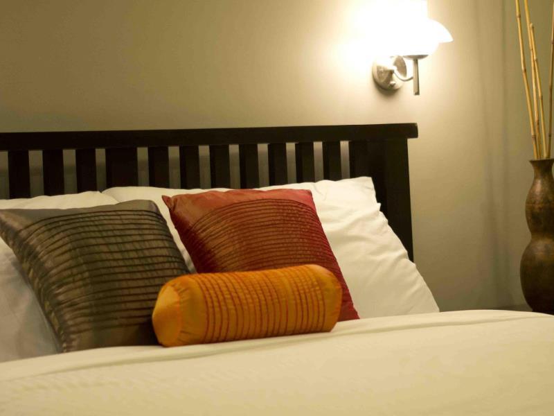 Oyo 103 Artina Suites Hotel Makati City Eksteriør bilde