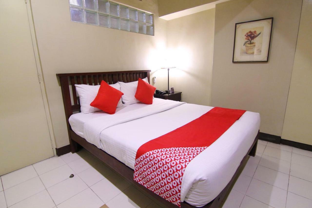 Oyo 103 Artina Suites Hotel Makati City Eksteriør bilde
