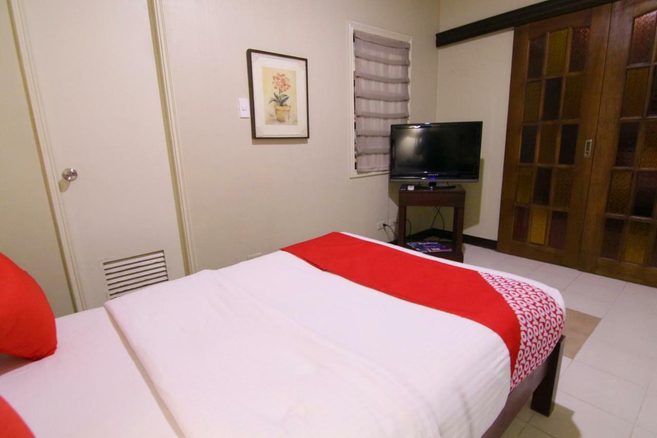 Oyo 103 Artina Suites Hotel Makati City Eksteriør bilde