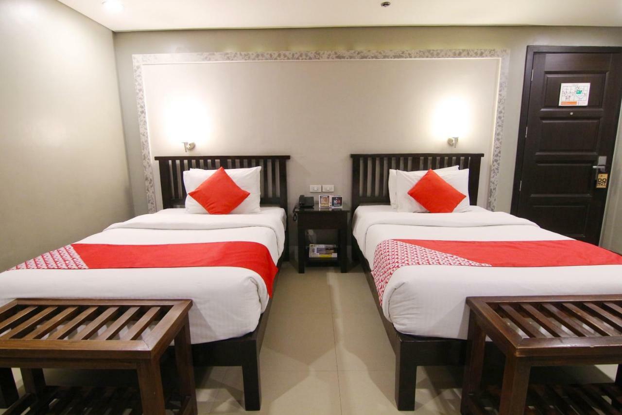 Oyo 103 Artina Suites Hotel Makati City Eksteriør bilde