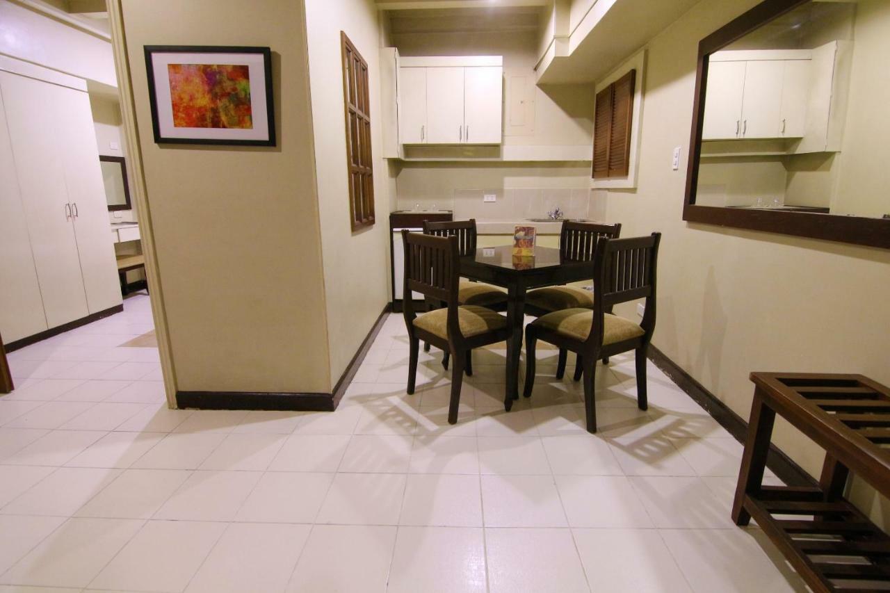 Oyo 103 Artina Suites Hotel Makati City Eksteriør bilde