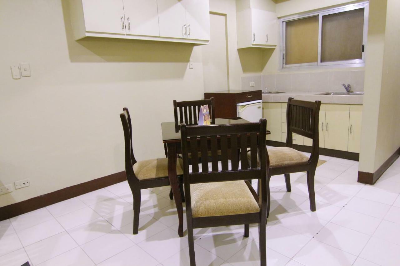 Oyo 103 Artina Suites Hotel Makati City Eksteriør bilde