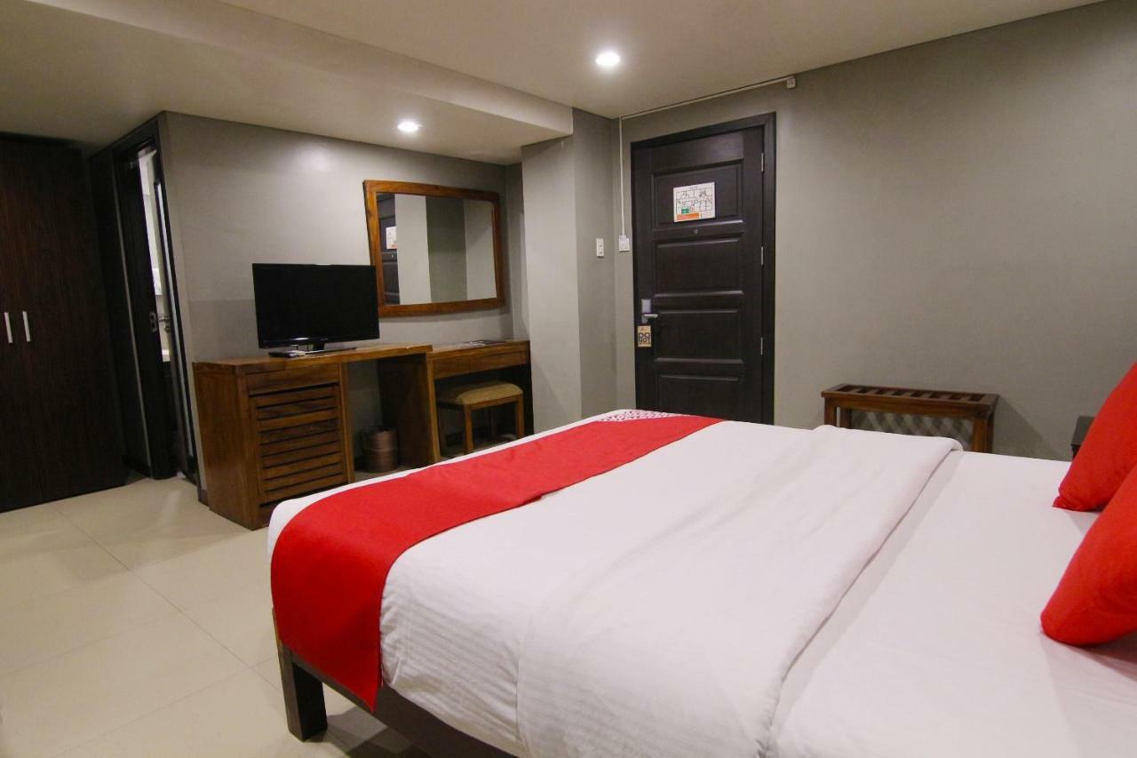 Oyo 103 Artina Suites Hotel Makati City Eksteriør bilde