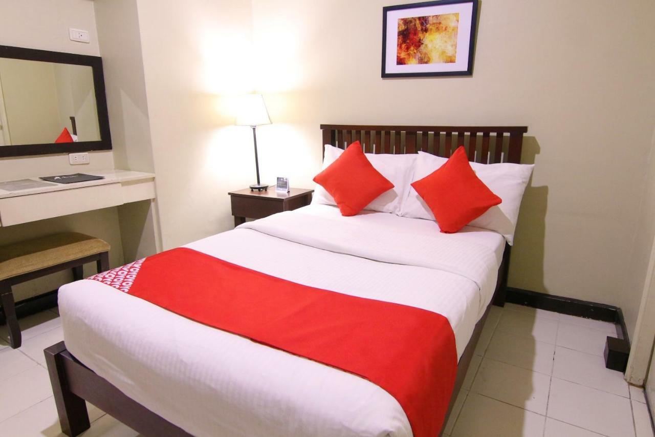 Oyo 103 Artina Suites Hotel Makati City Eksteriør bilde